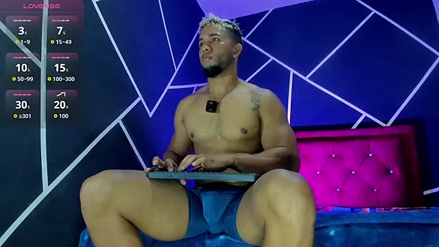 Massimo Cruz online show from December 4, 2025, 12:26 pm