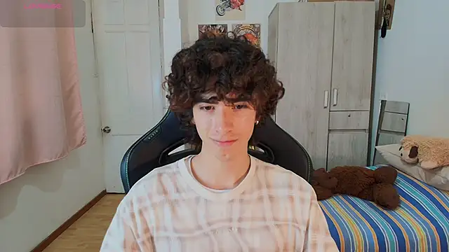 Nude Boy18 online show from January 6, 2026, 2:26 am