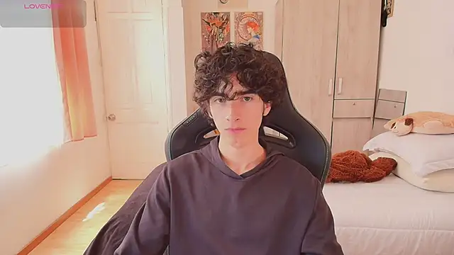 Snapshot of Nude_Boy18 chatting on May 16, 2026, 6:40 pm Nude Boy18 online show from May 16, 2026, 6:40 pm
