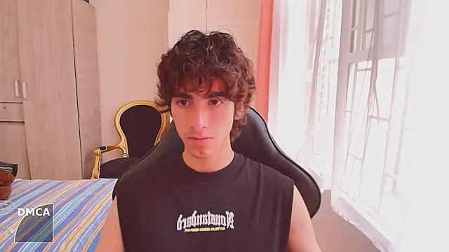 Nude Boy18 online show from October 2, 2025, 4:10 pm