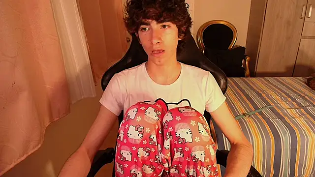 Nude Boy18 online show from November 3, 2025, 1:55 am