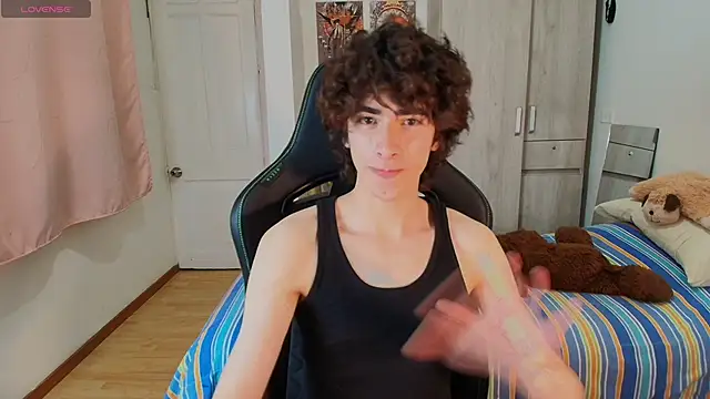 Nude Boy18 online show from November 30, 2025, 12:44 am