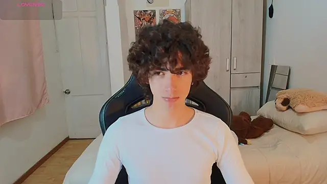 Nude Boy18 online show from December 20, 2025, 11:51 pm