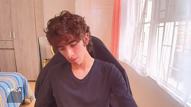 Nude Boy18 online show from September 24, 2025, 7:31 pm