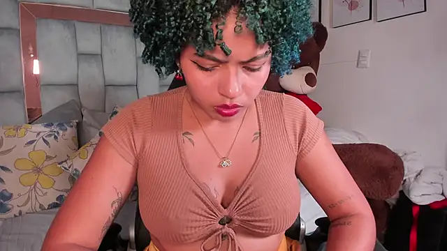 momo ayasse online show from November 22, 2025, 3:16 am