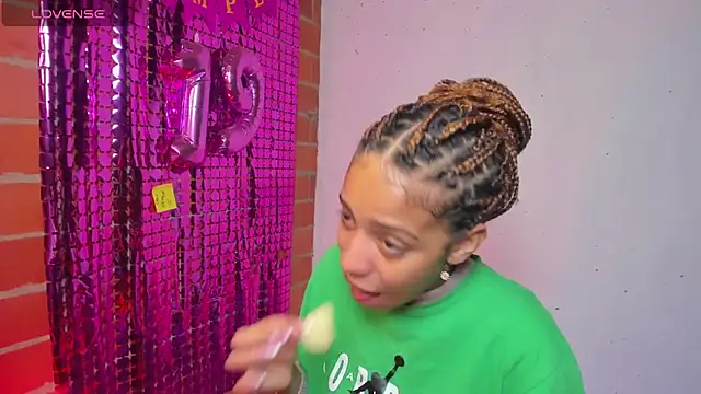 yumi hanna online show from September 10, 2025, 11:15 pm