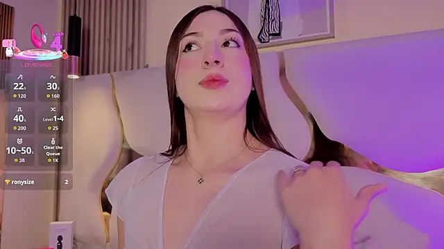 Snapshot of SofiJones_ chatting on February 9, 2026, 8:40 pm SofiJones online show from February 9, 2026, 8:40 pm