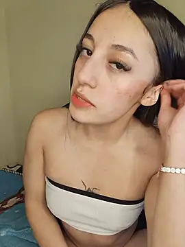 Snapshot of StefaniaFoxx_ chatting on July 4, 2026, 6:42 am StefaniaFoxx online show from July 4, 2026, 6:42 am