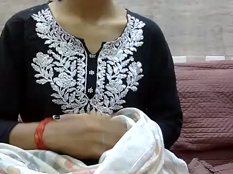 VNDANA  online show from April 18, 2026, 6:10 pm