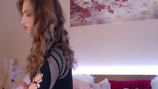 Snapshot of Sienna_Voss chatting on June 4, 2026, 8:24 pm Sienna Voss online show from June 4, 2026, 8:24 pm