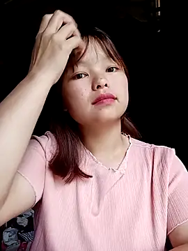 XoiXoi232 online show from October 14, 2025, 12:33 am