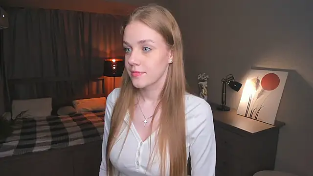 OdellaFrake online show from September 25, 2025, 7:53 pm