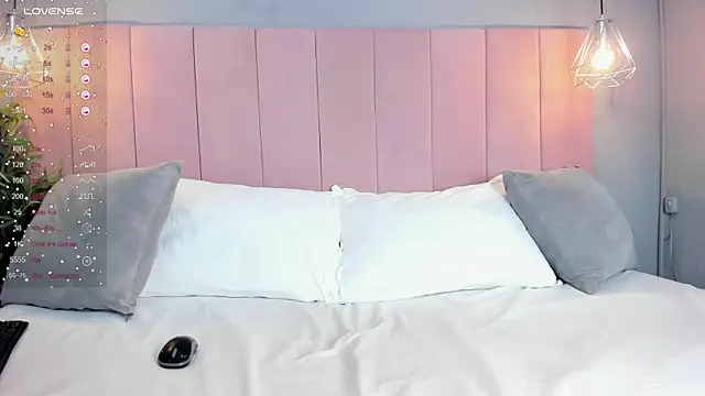 Cloe Black online show from September 24, 2025, 4:30 am