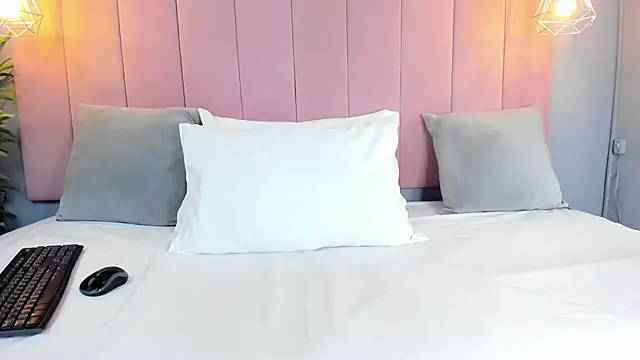 Cloe Black online show from November 7, 2025, 4:39 am