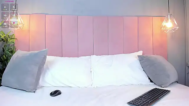 Cloe Black online show from September 10, 2025, 4:55 am