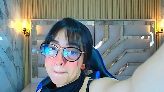 zoe r  online show from November 7, 2025, 3:11 am