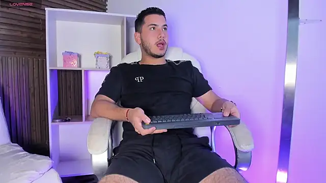 Axel grey  online show from November 2, 2025, 1:27 pm