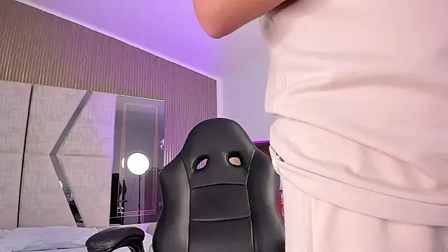 Axel grey  online show from February 7, 2026, 12:46 pm