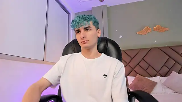 JaydenVillalobos online show from October 2, 2025, 12:19 pm