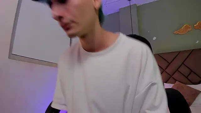 JaydenVillalobos online show from September 28, 2025, 7:43 pm