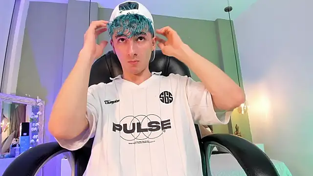 JaydenVillalobos online show from September 16, 2025, 7:59 pm