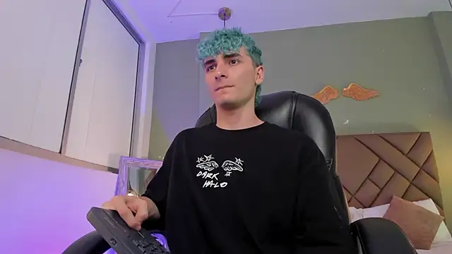 JaydenVillalobos online show from September 27, 2025, 7:09 pm