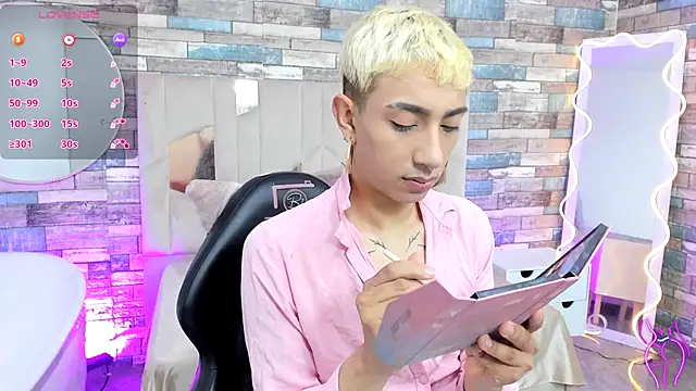 CYRUS TAY online show from May 28, 2026, 11:49 am