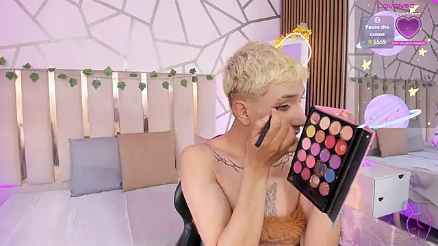 CYRUS TAY online show from May 18, 2026, 12:10 pm