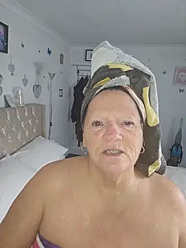 Angeldelightt online show from November 22, 2025, 1:43 pm