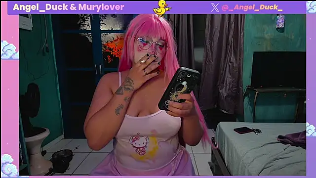 Snapshot of Angel_Duck chatting on July 15, 2026, 10:06 pm Angel Duck online show from July 15, 2026, 10:06 pm