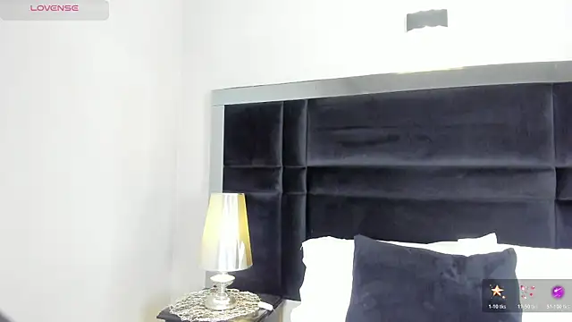 CarolineLee  online show from March 31, 2026, 10:34 pm