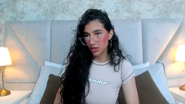 ValentiinaCruz online show from October 21, 2025, 10:20 pm