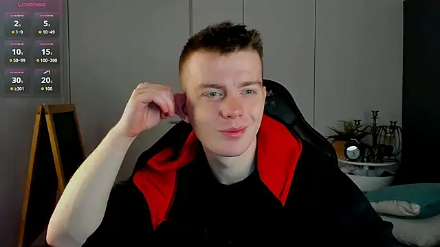 Snapshot of Happydeimos chatting on November 17, 2025, 10:14 pm Happydeimos online show from November 17, 2025, 10:14 pm