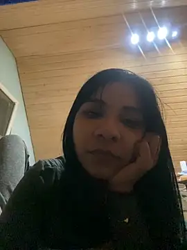 Laura-angeel online show from October 4, 2025, 8:43 pm