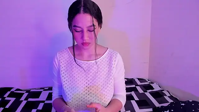 Snapshot of Megan_Luxe chatting on February 7, 2026, 6:21 am Megan Luxe online show from February 7, 2026, 6:21 am