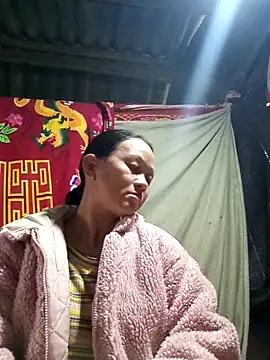 MaiHoa69 online show from November 13, 2025, 2:15 am