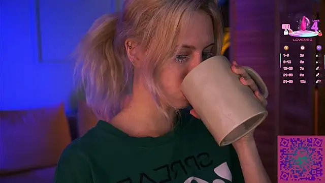 Snapshot of Nelly_Carroll chatting on December 1, 2025, 8:26 am Nelly Carroll online show from December 1, 2025, 8:26 am