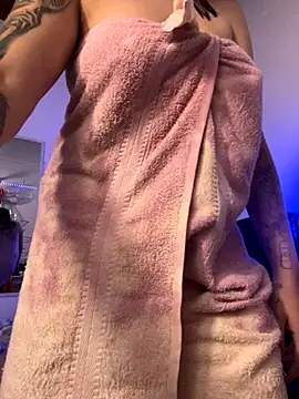 Paulina-Wells online show from November 15, 2025, 9:08 pm