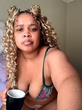 Snapshot of XXXquisiteVixen chatting on October 19, 2025, 10:07 am XXXquisiteVixen online show from October 19, 2025, 10:07 am