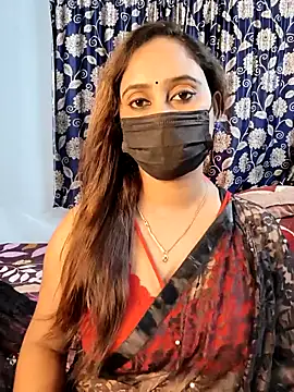 Cute-lusi online show from October 21, 2025, 4:28 pm