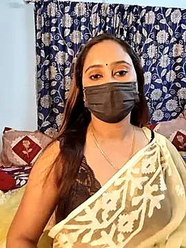 Cute-lusi online show from October 25, 2025, 1:12 pm