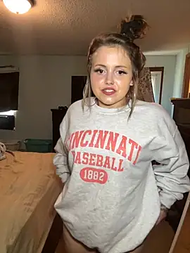 JuicyExxxperience online show from October 4, 2025, 1:45 pm