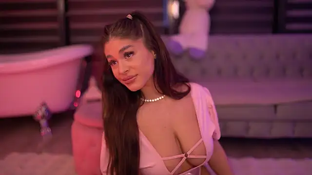 BellaNoirre online show from October 31, 2025, 6:48 pm