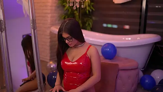 BellaNoirre online show from October 14, 2025, 5:35 pm