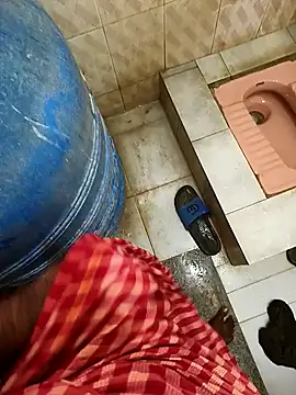 hotboy43339 online show from September 24, 2025, 5:03 am