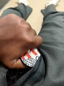 hotboy43339 online show from February 5, 2026, 9:54 pm