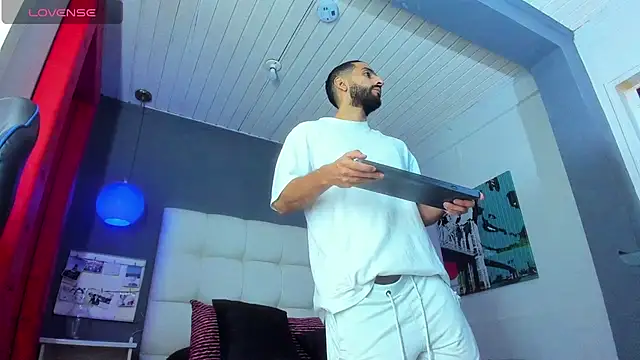 Yiyo10  online show from March 20, 2026, 8:54 pm