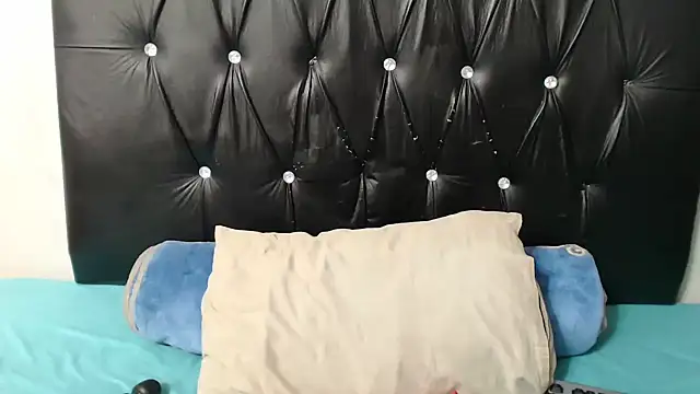 Wild RoseXX online show from June 15, 2026, 7:46 pm