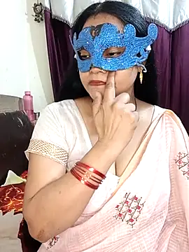 Snapshot of MEERAcle chatting on February 26, 2026, 3:56 pm MEERAcle online show from February 26, 2026, 3:56 pm