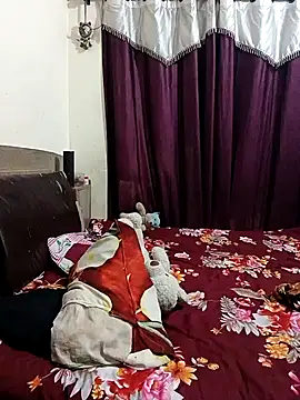 Snapshot of MEERAcle chatting on February 10, 2026, 3:38 am MEERAcle online show from February 10, 2026, 3:38 am